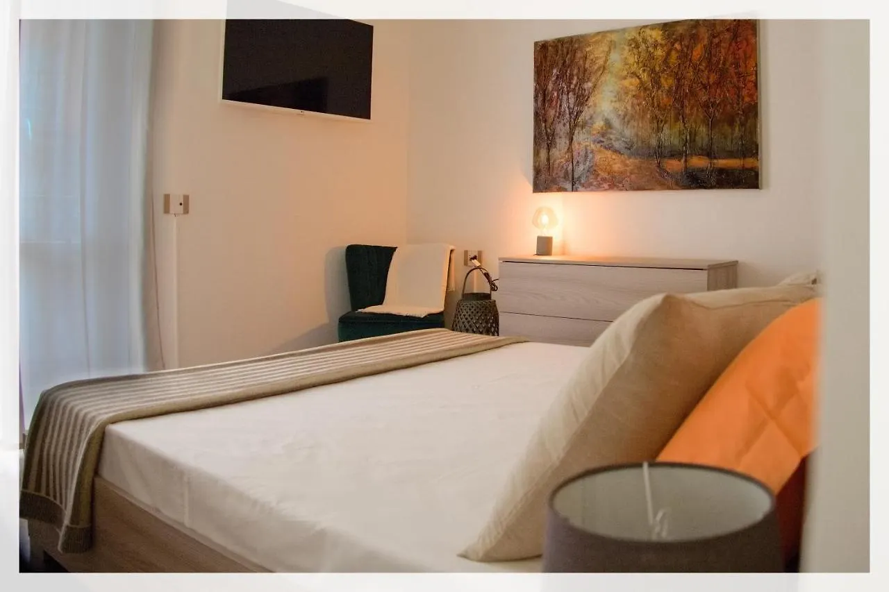 Your Place By The Lake - Near Leonardo Academy, Mxp Sesto Calende Apartment